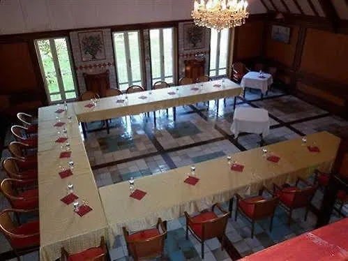 Hotel Chateau Du Val Hillion 3*,  France
